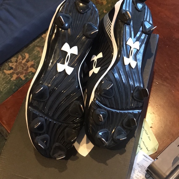 NEW Under Armour Metal softball/baseball cleats - Picture 5 of 5